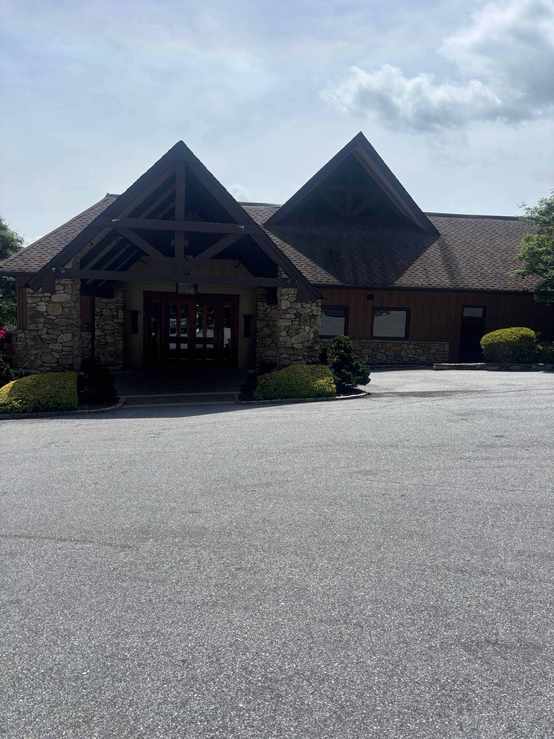 Gallery photos for Window Cleaning at Hendersonville Country Club: Image #6