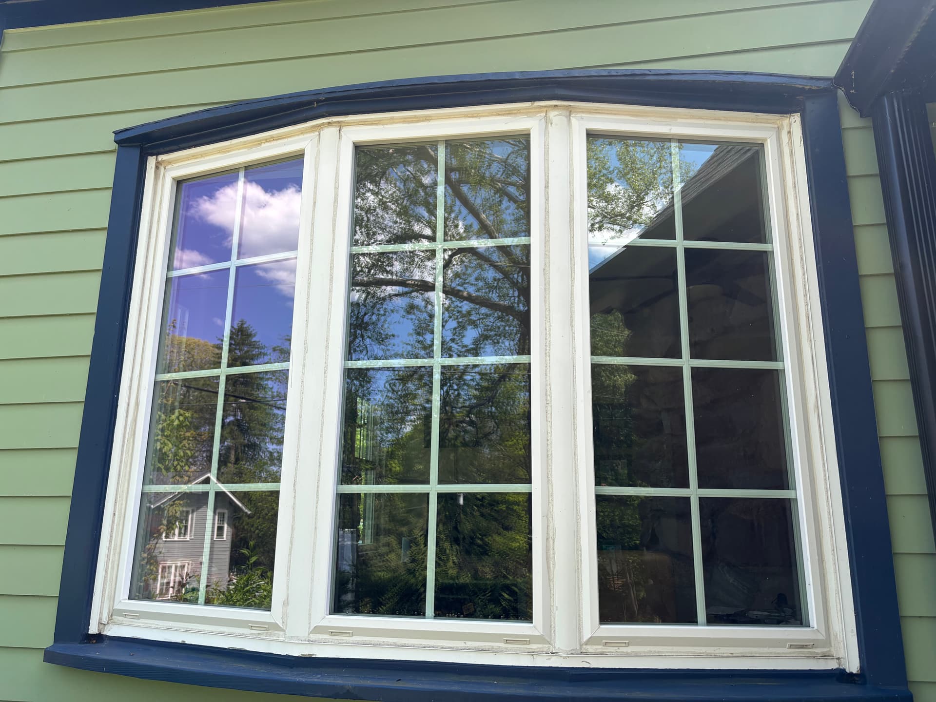 Gallery photos for Full Home Window Cleaning Inside Out and Screens Too: Image #8