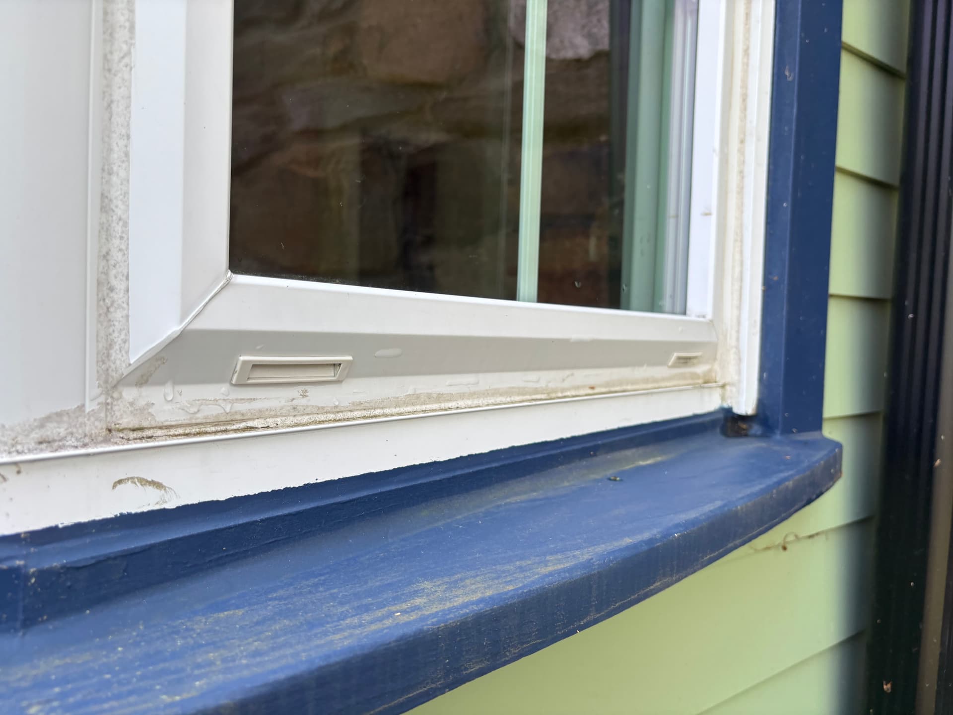 Gallery photos for Full Home Window Cleaning Inside Out and Screens Too: Image #6
