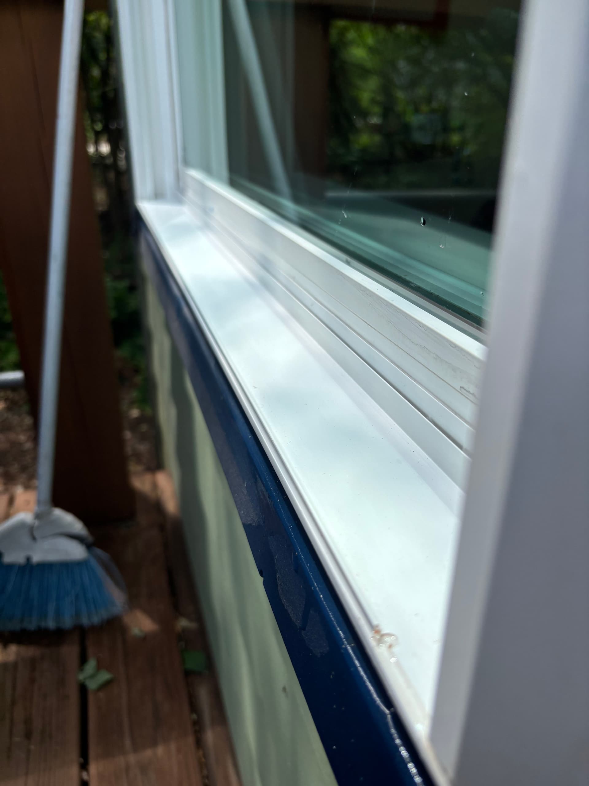 Gallery photos for Full Home Window Cleaning Inside Out and Screens Too: Image #3