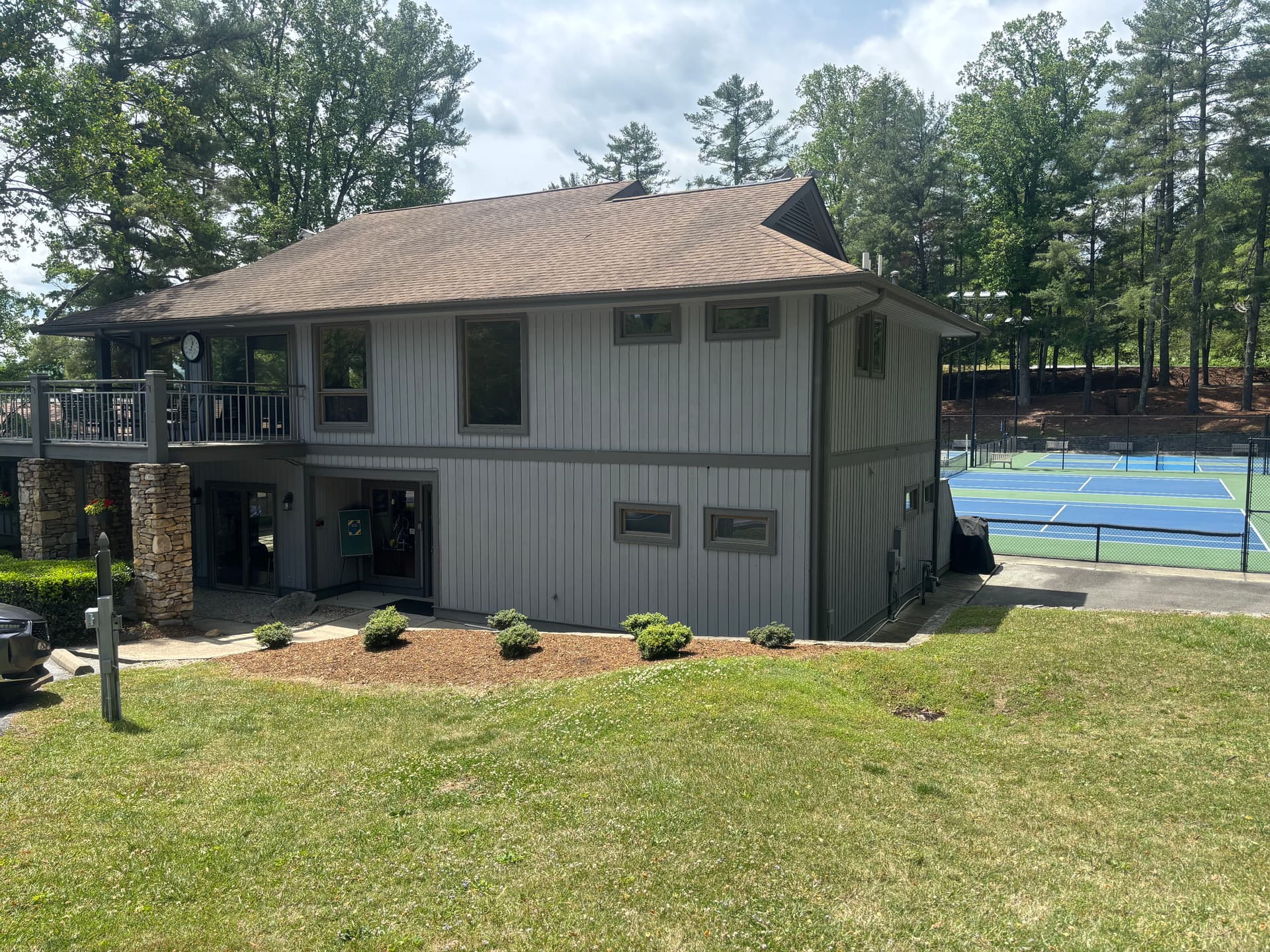 Gallery photos for Window Cleaning at Hendersonville Country Club: Image #7