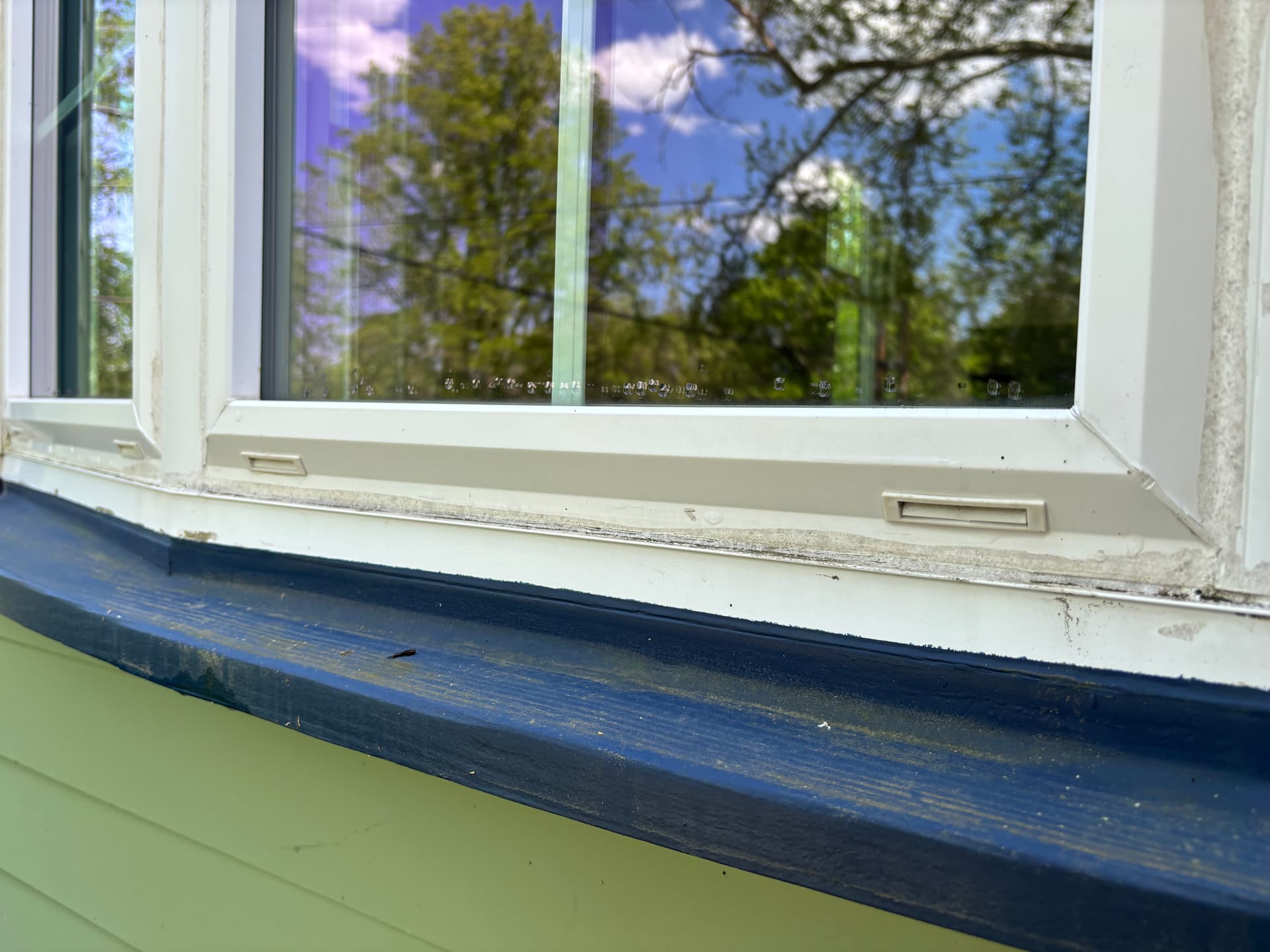 Gallery photos for Full Home Window Cleaning Inside Out and Screens Too: Image #5